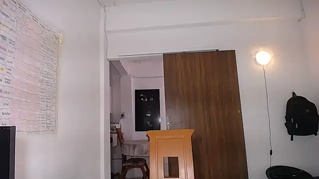 yselahot online show from April 2026 02:01:02 PM