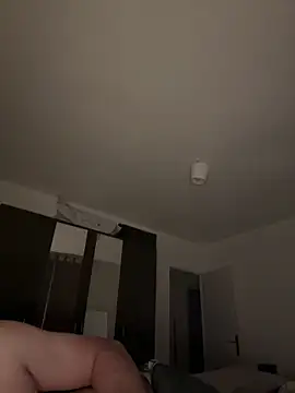 Tomhot3869 online show from April 2026 08:54:01 PM