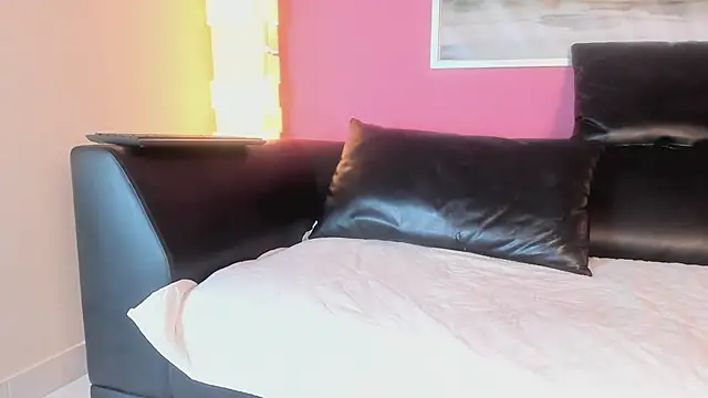 Tiffanysurez  online show from March 2026 02:49:02 AM