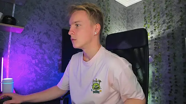 AlexxSweet online show from October 2025 06:47:01 AM