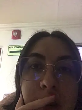 Snapshot of nalalye_cruzz_ chatting on May 2026 01:11:02 AM nalalye cruzz online show from May 2026 01:11:02 AM