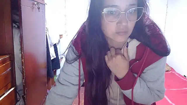 clarisse69 online show from March 2026 04:17:01 AM