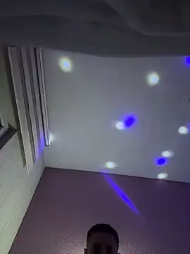 WhiteeMen online show from November 2025 09:17:01 PM