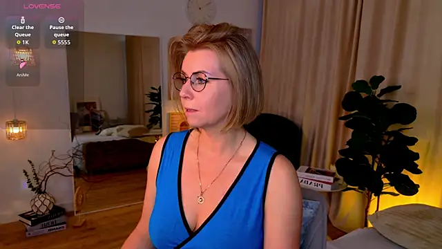 Snapshot of Annie_Light chatting on June 2026 06:41:02 AM Annie Light online show from June 2026 06:41:02 AM