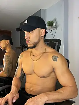 ARON TAYLER01 online show from January 2025 12:26:01 PM