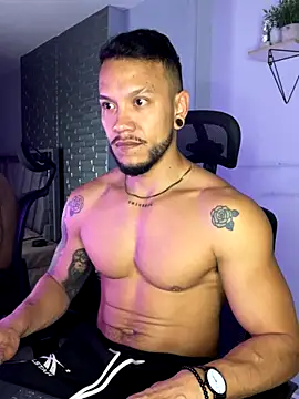 ARON TAYLER01 online show from September 2025 10:31:02 AM