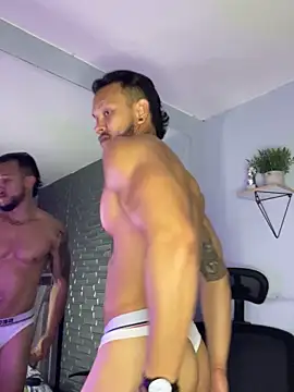 ARON TAYLER01 online show from October 2025 10:34:02 AM