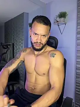 ARON TAYLER01 online show from December 2025 10:33:01 AM