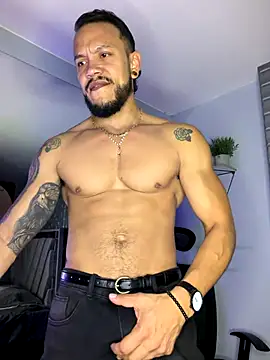 ARON TAYLER01 online show from December 2025 10:33:01 AM