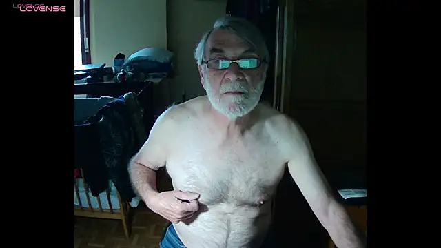 Snapshot of terrybare chatting on April 2026 02:32:01 PM terrybare online show from April 2026 02:32:01 PM