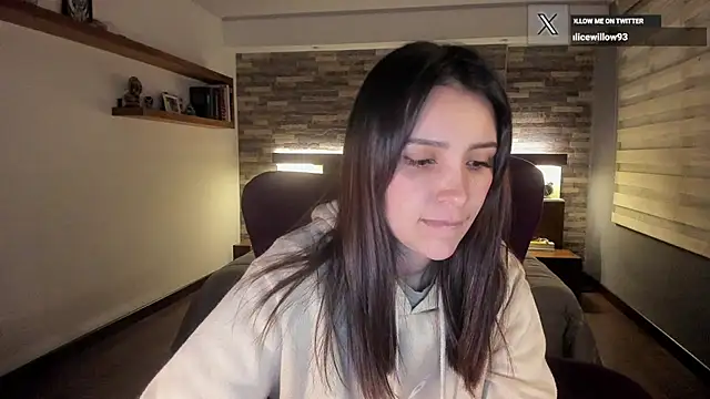Snapshot of alicewilloww chatting on September 2025 11:27:02 PM alicewilloww online show from September 2025 11:27:02 PM