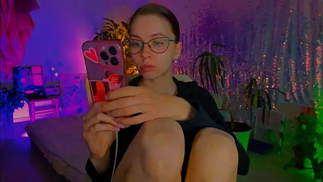 poli   online show from April 2026 05:21:01 PM