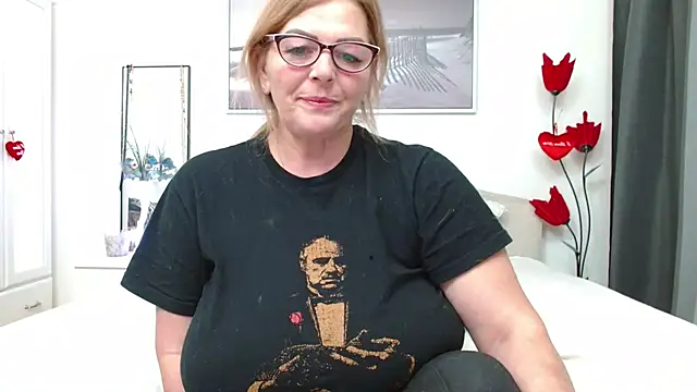 YulliaMilf online show from January 2026 07:08:02 PM