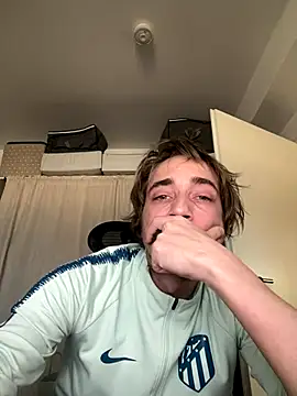 SweetBoy32 online show from December 2025 08:51:02 AM