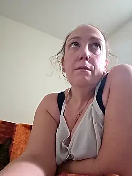 Wisie Cutie online show from February 2026 03:30:01 PM