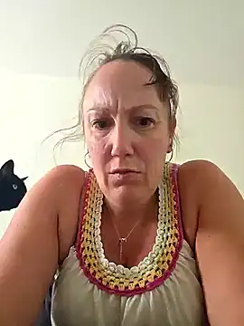 Wisie Cutie online show from June 2026 03:29:01 PM