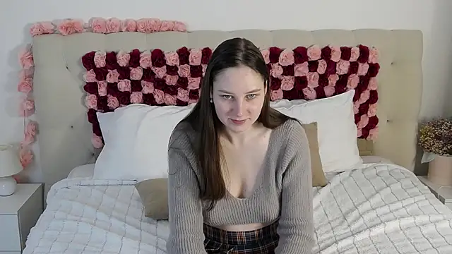 MollyBrams online show from April 2026 12:42:01 PM