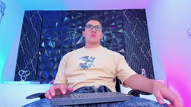 Snapshot of JeffDaltton chatting on October 2025 08:14:02 PM JeffDaltton online show from October 2025 08:14:02 PM