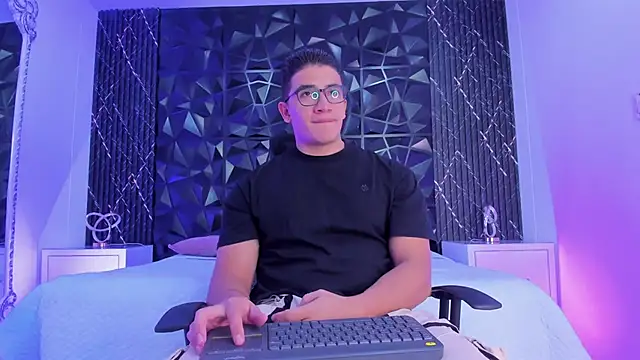 Snapshot of JeffDaltton chatting on October 2025 07:40:01 PM JeffDaltton online show from October 2025 07:40:01 PM