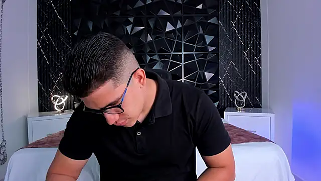 Snapshot of JeffDaltton chatting on November 2025 08:30:01 PM JeffDaltton online show from November 2025 08:30:01 PM