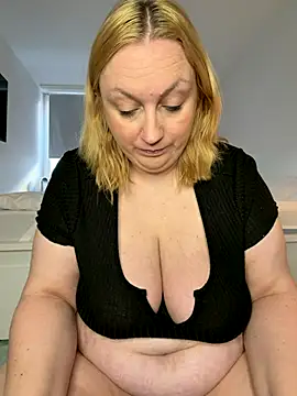 Snapshot of BBW_Nora chatting on November 2025 08:57:02 AM BBW Nora online show from November 2025 08:57:02 AM