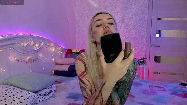 LillyMoure  online show from October 2025 11:27:02 PM