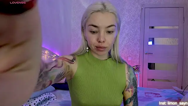 LillyMoure  online show from October 2025 11:34:01 PM