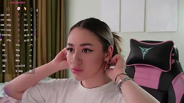 Snapshot of Fiona-Love chatting on November 2025 03:23:01 PM Fiona-Love online show from November 2025 03:23:01 PM