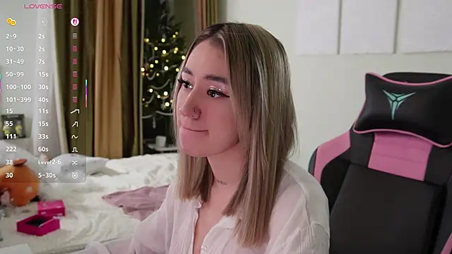 Snapshot of Fiona-Love chatting on December 2025 05:20:01 PM Fiona-Love online show from December 2025 05:20:01 PM