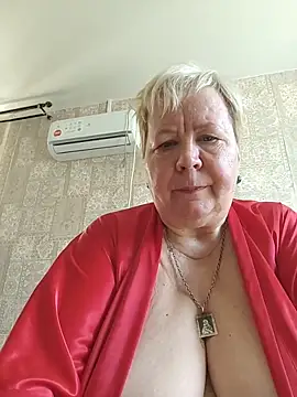 Snapshot of EffectFiona chatting on June 2026 04:37:02 AM EffectFiona online show from June 2026 04:37:02 AM