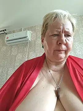 Snapshot of EffectFiona chatting on June 2026 04:19:01 AM EffectFiona online show from June 2026 04:19:01 AM