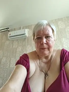 Snapshot of EffectFiona chatting on July 2026 04:32:01 AM EffectFiona online show from July 2026 04:32:01 AM