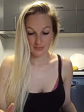 MaviePearl online show from March 2025 08:34:02 AM