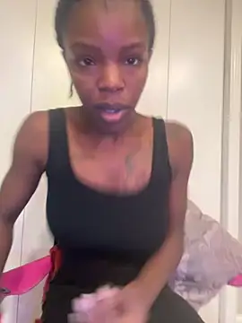 wishwashhy22 online show from October 2025 02:50:01 PM