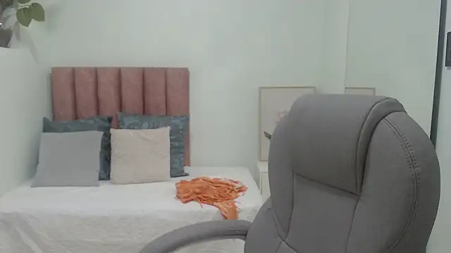 sophia hadid online show from March 2026 12:34:01 PM