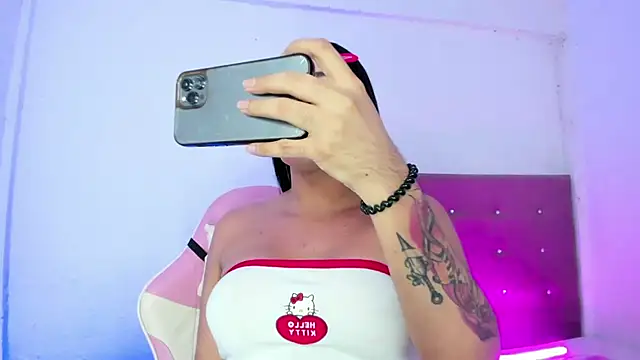 Snapshot of OSORIOMAFE chatting on October 2025 07:54:02 AM OSORIOMAFE online show from October 2025 07:54:02 AM