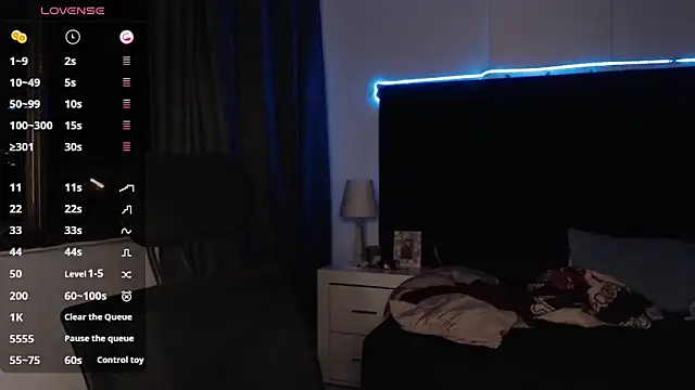 andrewmhilton  online show from October 2025 05:40:01 AM