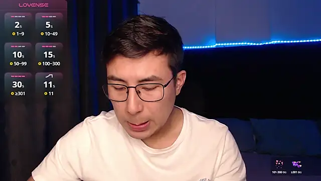 andrewmhilton  online show from April 2026 06:03:01 AM