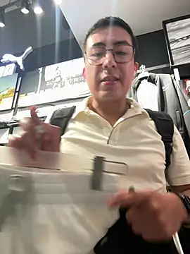 andrewmhilton  online show from April 2026 07:47:02 PM