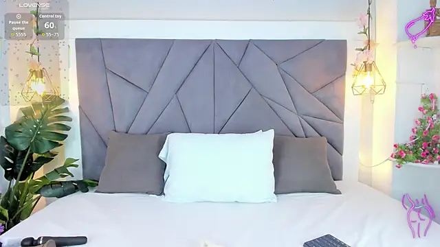 KiarhaTrixie online show from October 2025 11:31:01 AM