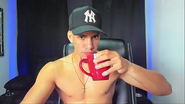 jhonnysnow17 online show from October 2025 04:13:02 PM