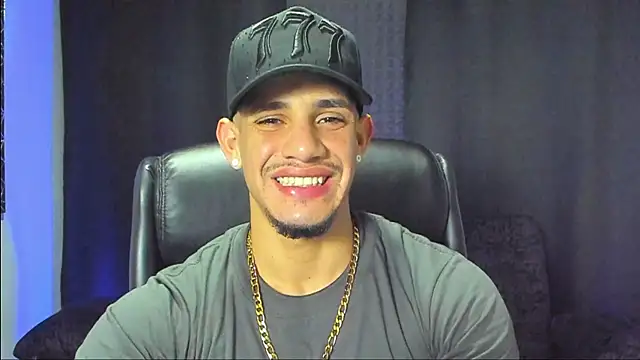 jhonnysnow17 online show from December 2025 07:28:01 AM