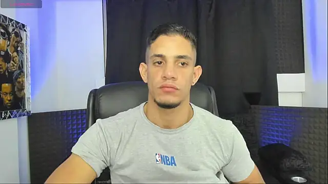 jhonnysnow17 online show from July 2026 03:44:01 AM