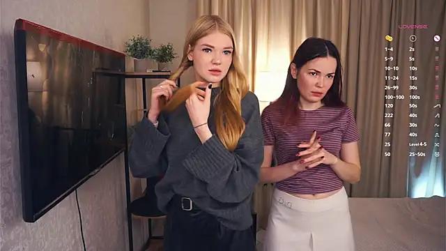 Snapshot of EllenReeves chatting on November 2025 06:22:01 AM EllenReeves online show from November 2025 06:22:01 AM