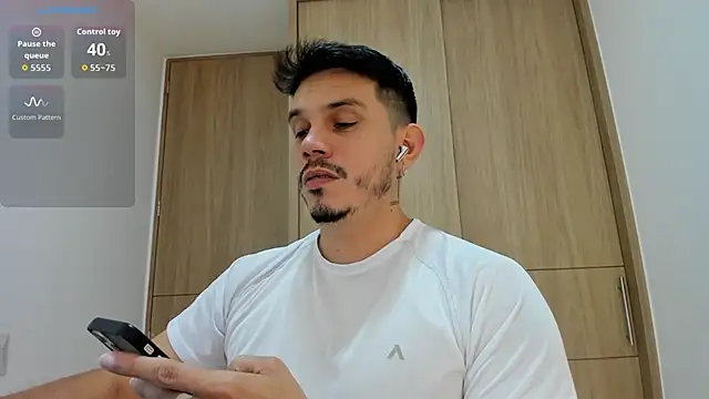 alejandro stark online show from November 2025 09:57:02 PM