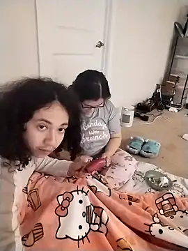 LiverandBrat77 online show from November 2025 06:52:02 PM