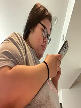 LiverandBrat77 online show from November 2025 05:58:02 PM