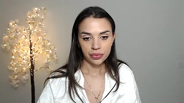 Mika Gold online show from October 2025 10:10:02 AM