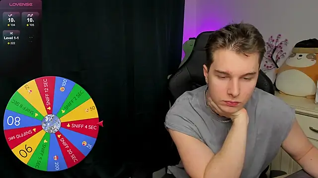 Vincent Strong online show from November 2025 02:31:02 PM