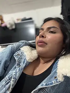 GigiiStone online show from November 2025 11:26:02 PM